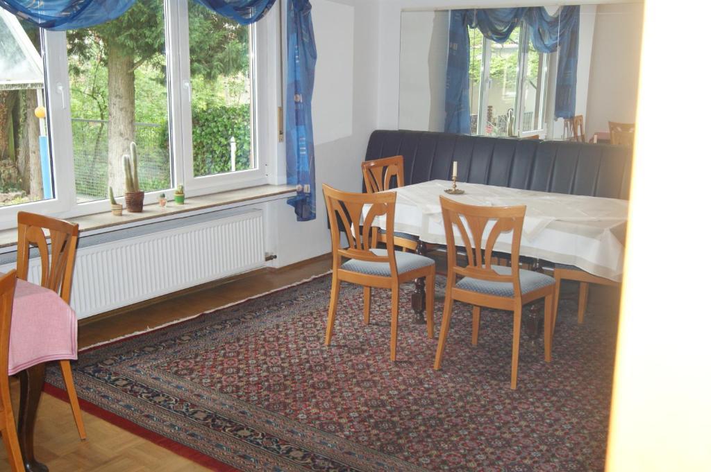 Ferienwohnungen Pies Bad Kreuznach Bilik gambar