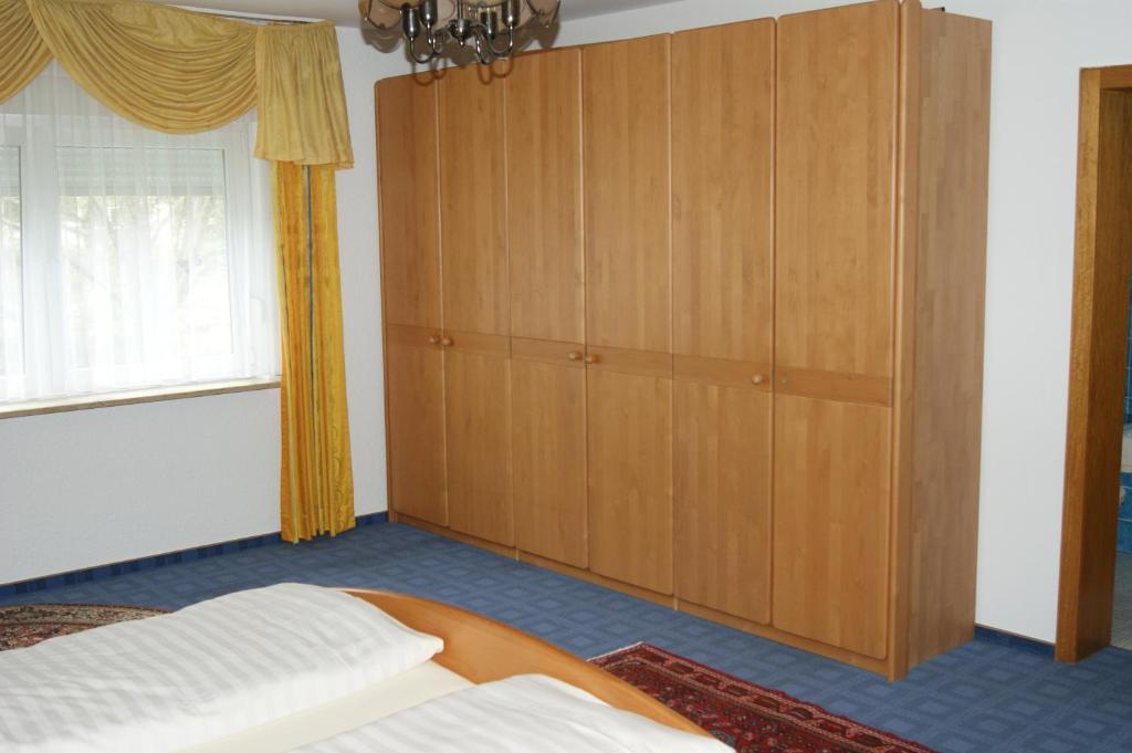 Ferienwohnungen Pies Bad Kreuznach Bilik gambar